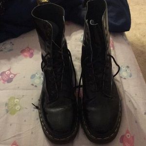 Dr. Martens Shiny Black Mens size 8.5, UK 8